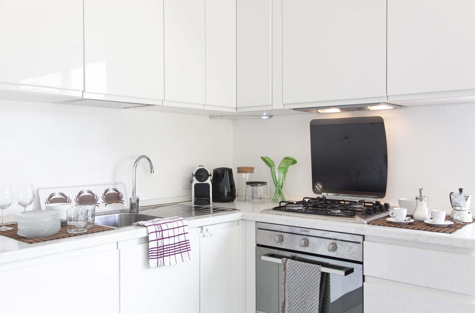 Living room — kitchen details