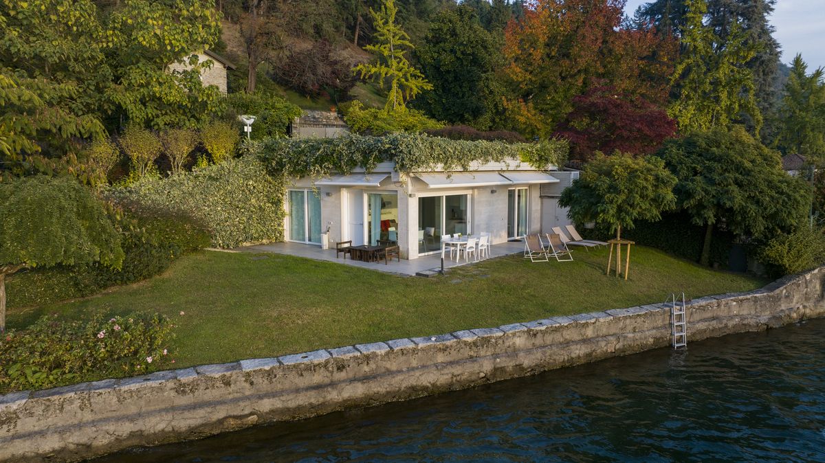 Villa Volpe from the air: the house, the garden and the lakefront terrace